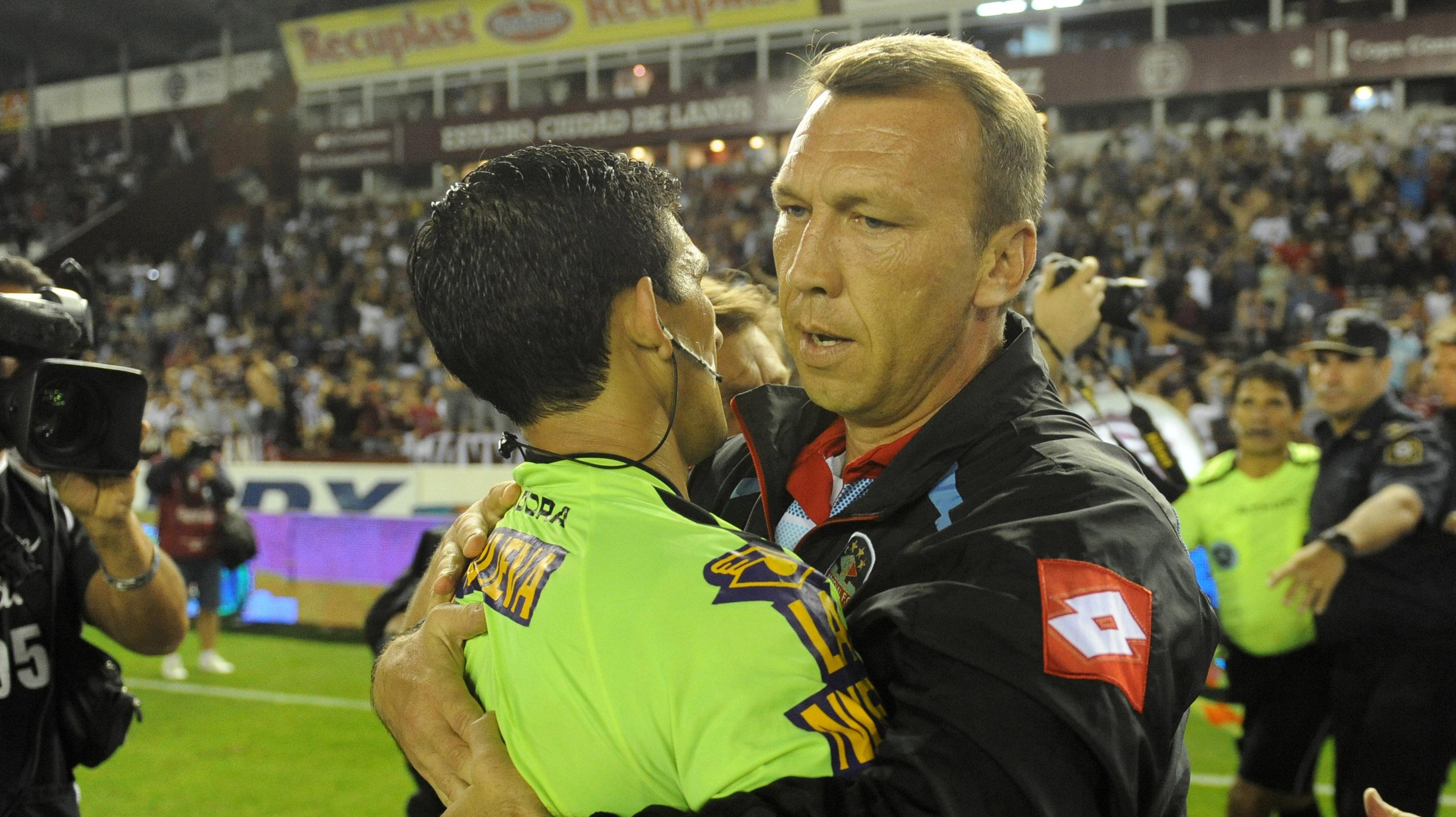 00017388-10_x1x_crop1415627220479